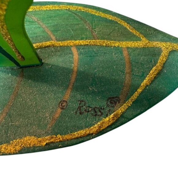 Handcrafted Green & White Floral Metal Sculpture With Dragonfly Accents By Rossi - Picture 4 of 7